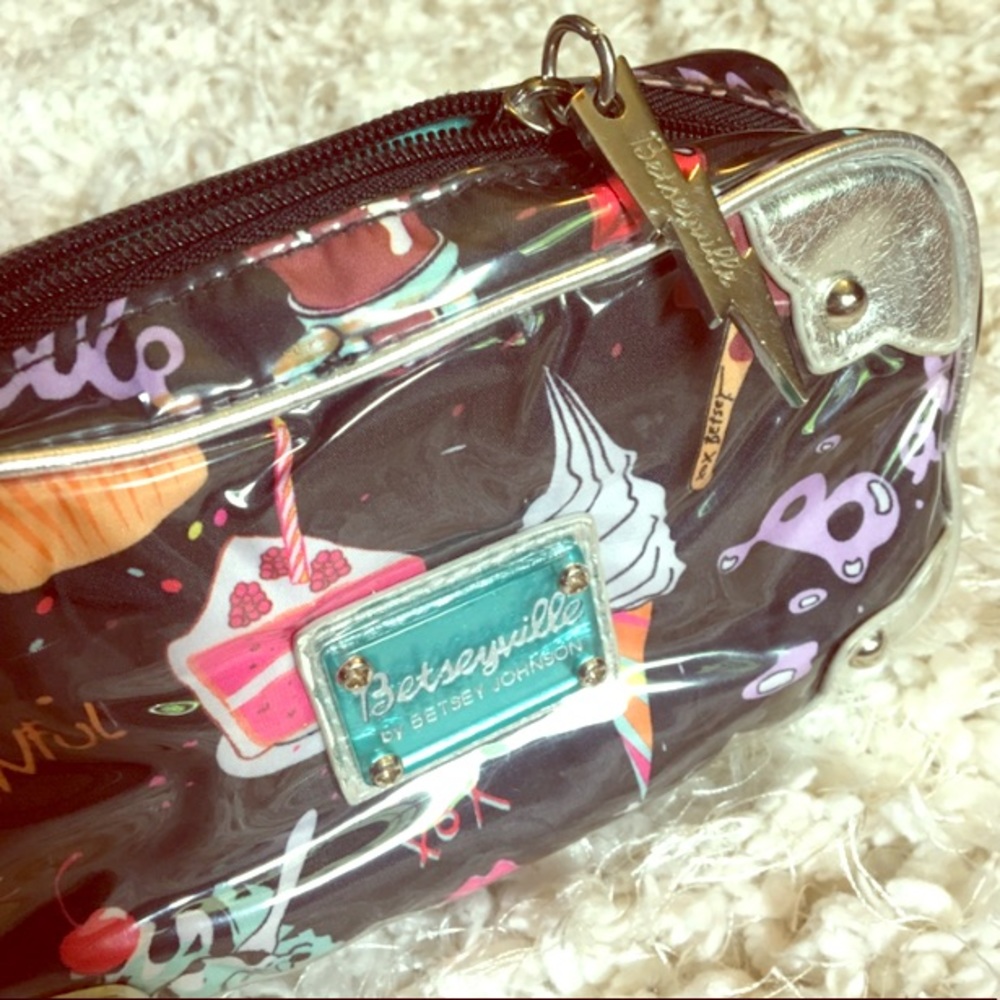 Betseyville Betsey Johnson Cupcake Zip Pouch